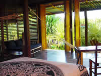 El Remanso Resort has cabin accommodations